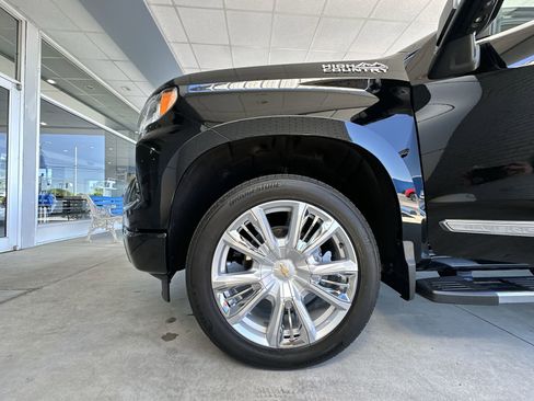 Used 2024 Chevrolet Silverado 1500 High Country w/ High Country Premium Package AWD/4WD image 31