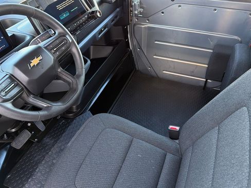 Used 2025 Chevrolet Brightdrop 400 image 9