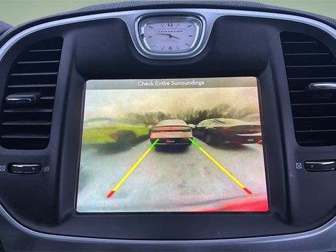 Used 2019 Chrysler 300 Touring L w/ Quick Order Package 22F image 20