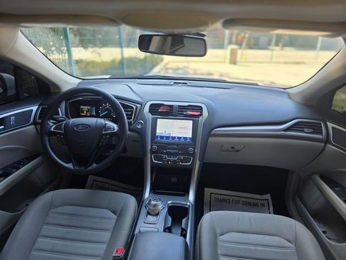 Used 2020 Ford Fusion SE image 34