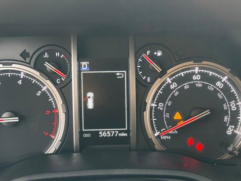 Used 2024 Toyota 4Runner TRD Off-Road Premium image 31