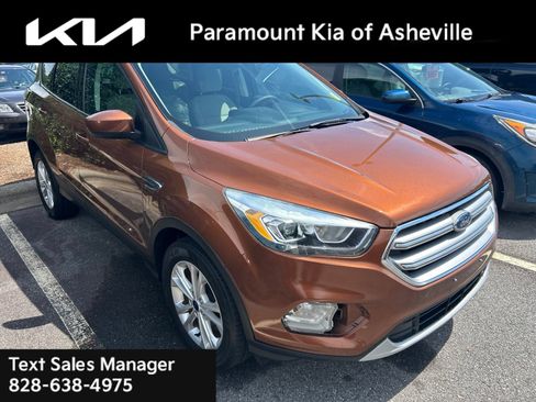 Used 2017 Ford Escape SE w/ Equipment Group 201A AWD/4WD image 4