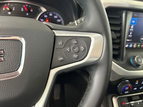 Used 2023 GMC Acadia SLT FWD image 17