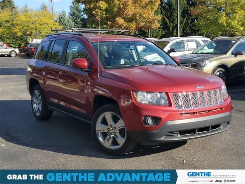 Used 2017 Jeep Compass Latitude image 23