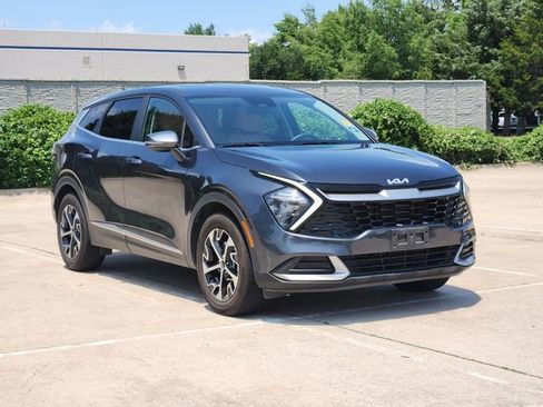 Used 2023 Kia Sportage EX FWD image 3