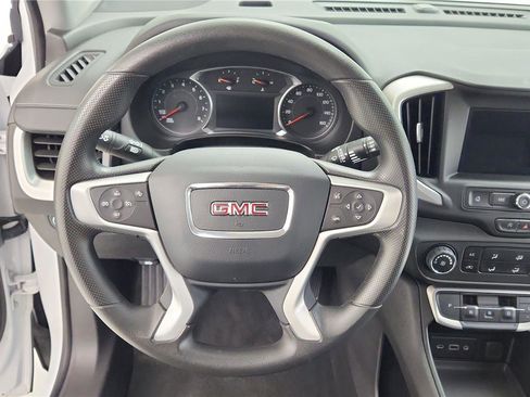Used 2024 GMC Terrain SLE image 30