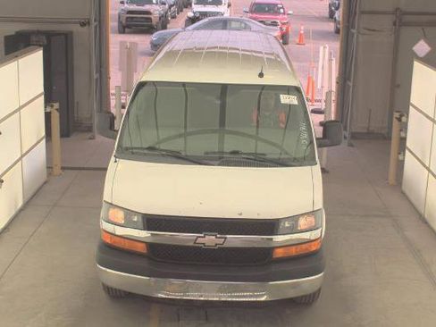 Used 2015 Chevrolet Express 3500 LT w/ LT Preferred Equipment Group image 18