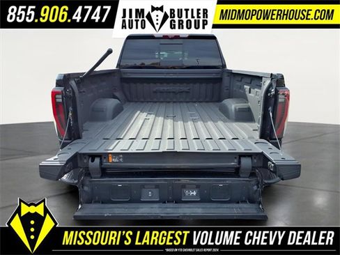 Used 2024 GMC Sierra 2500 AT4X image 6