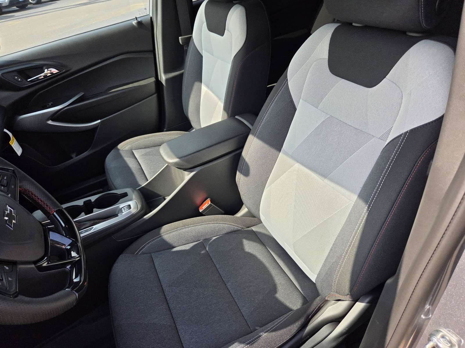 New 2026 Chevrolet Trax RS w/ Sunroof Package FWD image 15