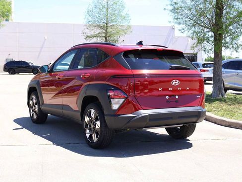 Used 2025 Hyundai Kona SEL AWD/4WD image 4