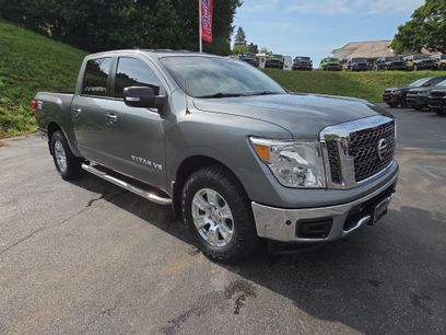 Used 2018 Nissan Titan SV w/ SV Convenience Package
