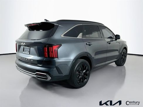 Certified 2022 Kia Sorento SX FWD image 5