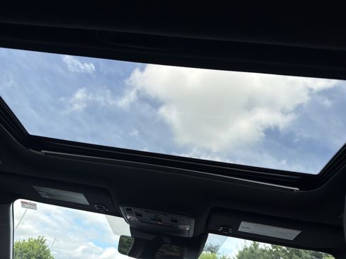 Certified 2025 Toyota Tacoma Limited AWD/4WD image 19