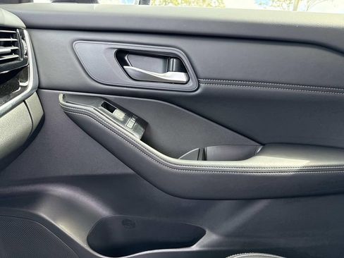 Certified 2024 Nissan Rogue SL image 22