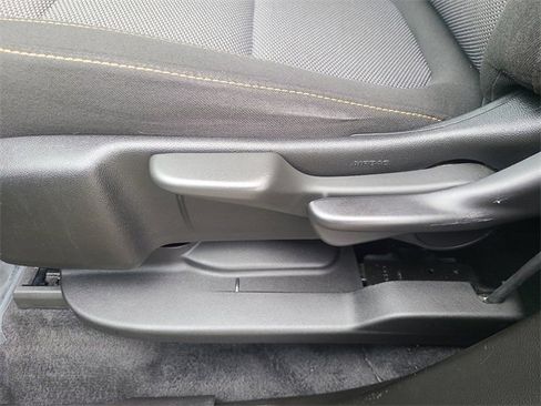 Used 2021 Chevrolet Traverse LS image 19