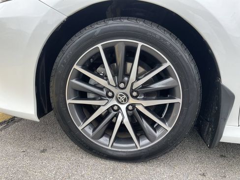 Used 2021 Toyota Camry XLE AWD/4WD image 9