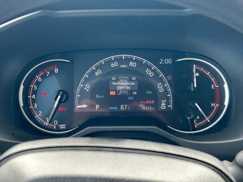 Certified 2025 Toyota RAV4 XLE FWD image 31