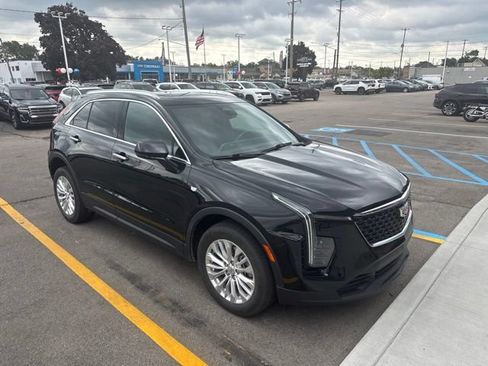 Used 2024 Cadillac XT4 Luxury w/ Cold Weather Package AWD/4WD image 1