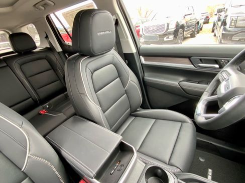 New 2026 GMC Terrain Denali w/ LPO, Black Badging Package image 29