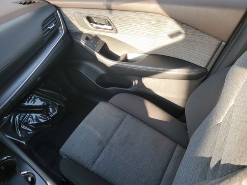 Certified 2023 Nissan Rogue SV image 11