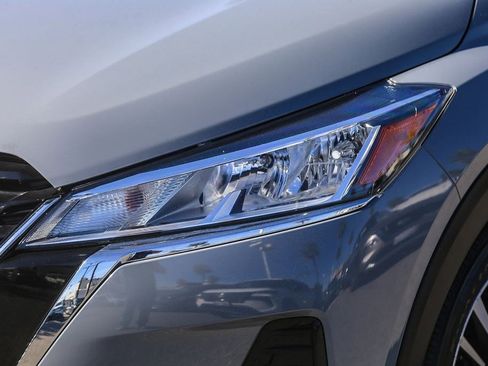 Certified 2024 Nissan Kicks SV image 4