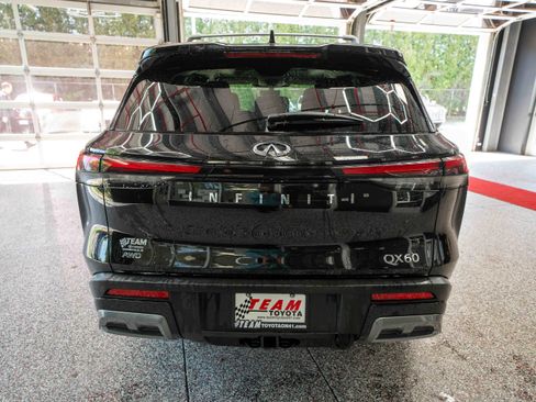 Used 2025 INFINITI QX60 Sensory w/ Vision Package AWD/4WD image 3