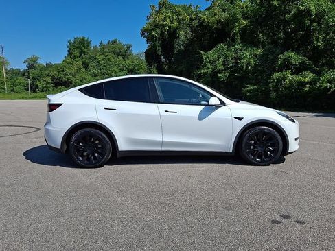 Used 2021 Tesla Model Y Long Range AWD/4WD image 7