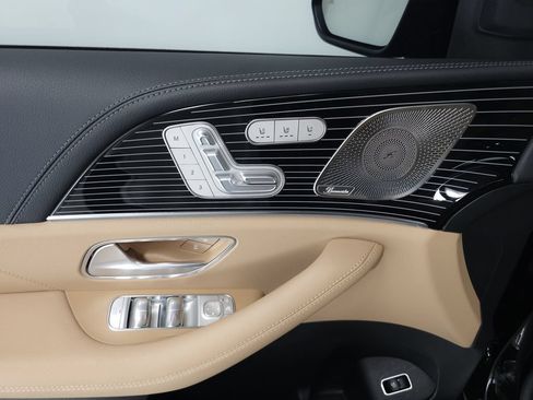 Used 2026 Mercedes-Benz GLS 580 4MATIC image 6