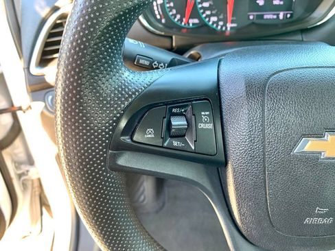 Used 2019 Chevrolet Trax LT FWD image 29