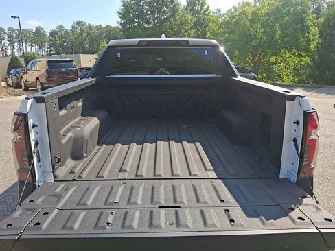 Used 2025 Chevrolet Silverado EV LT AWD/4WD image 29