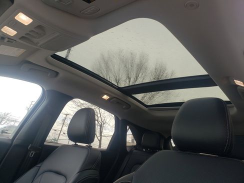 Used 2025 Ford Escape Platinum w/ Premium Technology Package image 22