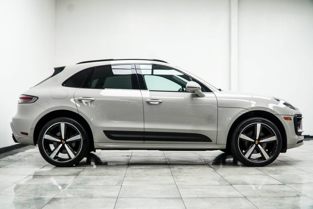 Used 2023 Porsche Macan AWD/4WD image 8