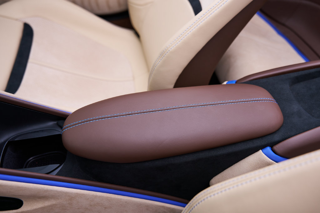 Used 2025 Ferrari Roma Spider RWD image 76