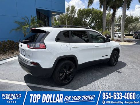 Used 2023 Jeep Cherokee Altitude Lux w/ Lux Elite Package AWD/4WD image 9