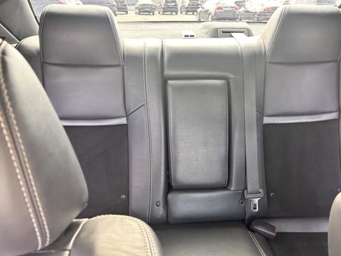 Used 2014 Dodge Challenger R/T image 10