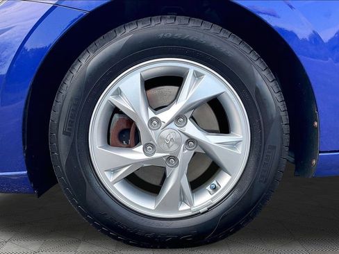 Used 2021 Hyundai Elantra SE FWD image 32
