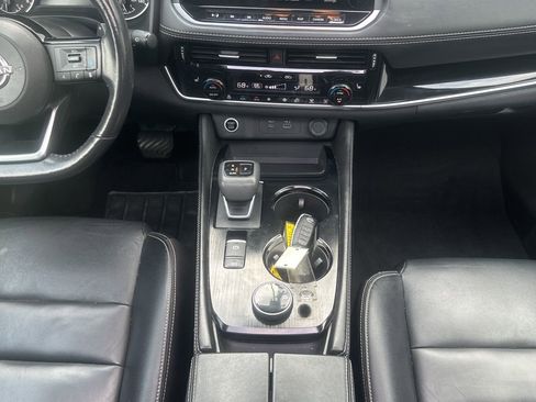 Used 2023 Nissan Rogue SL w/ SL Premium Package image 18