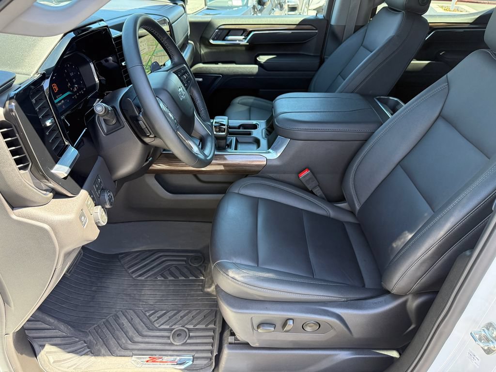 Used 2026 Chevrolet Silverado 1500 LT Trail Boss w/ LT Trail Boss Premium Package AWD/4WD image 25