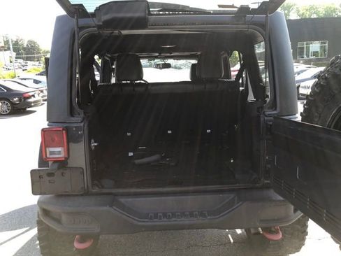 Used 2016 Jeep Wrangler Unlimited Rubicon AWD/4WD image 13
