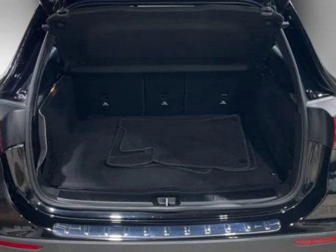 Used 2022 Mercedes-Benz GLA 250 w/ Premium Package Lite image 9