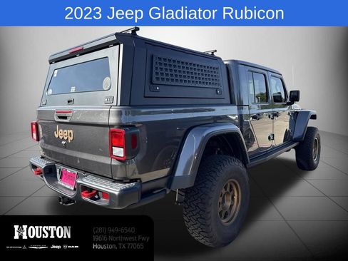 Used 2023 Jeep Gladiator Rubicon w/ Cold Weather Group AWD/4WD image 5