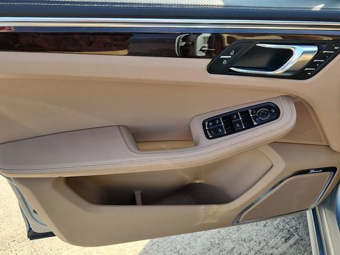 Certified 2024 Porsche Macan GTS image 11