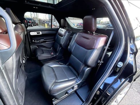 Used 2022 Ford Explorer Platinum w/ Equipment Group 601A image 25