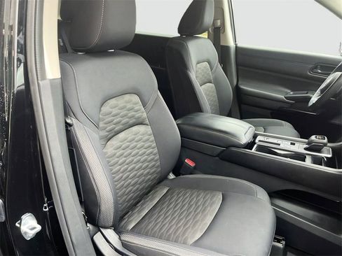 Used 2024 Nissan Pathfinder SV image 32