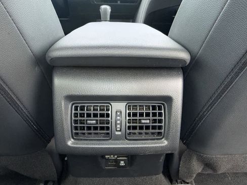 Used 2025 Toyota Camry SE image 20