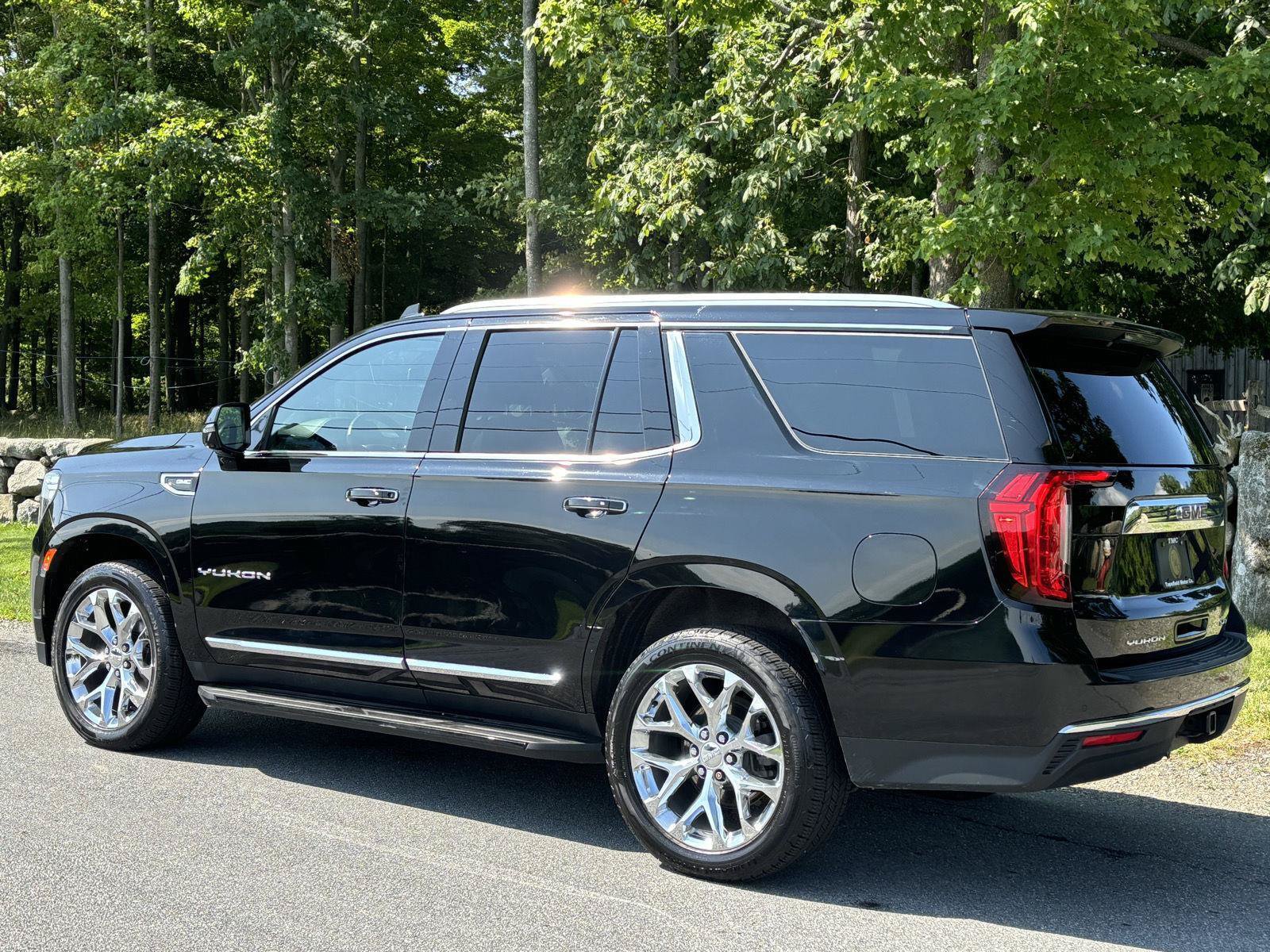 Used 2021 GMC Yukon SLT w/ SLT Luxury Plus Package AWD/4WD image 14
