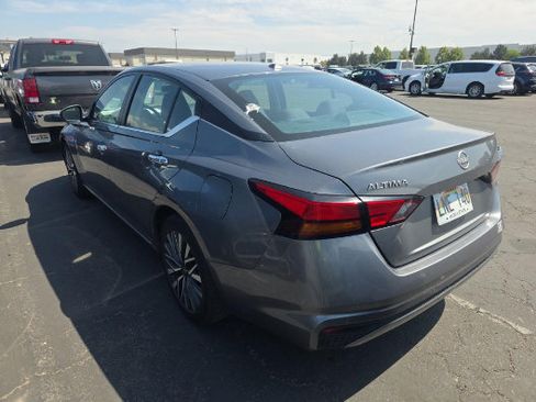 Used 2023 Nissan Altima 2.5 SV FWD image 4