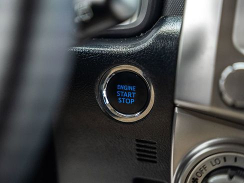 Certified 2022 Toyota 4Runner SR5 AWD/4WD image 25