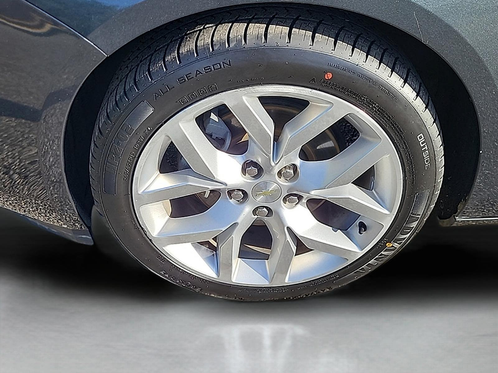Used 2019 Chevrolet Impala Premier FWD image 9