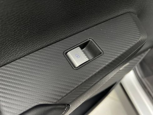 Used 2025 Mitsubishi Outlander SE FWD image 21